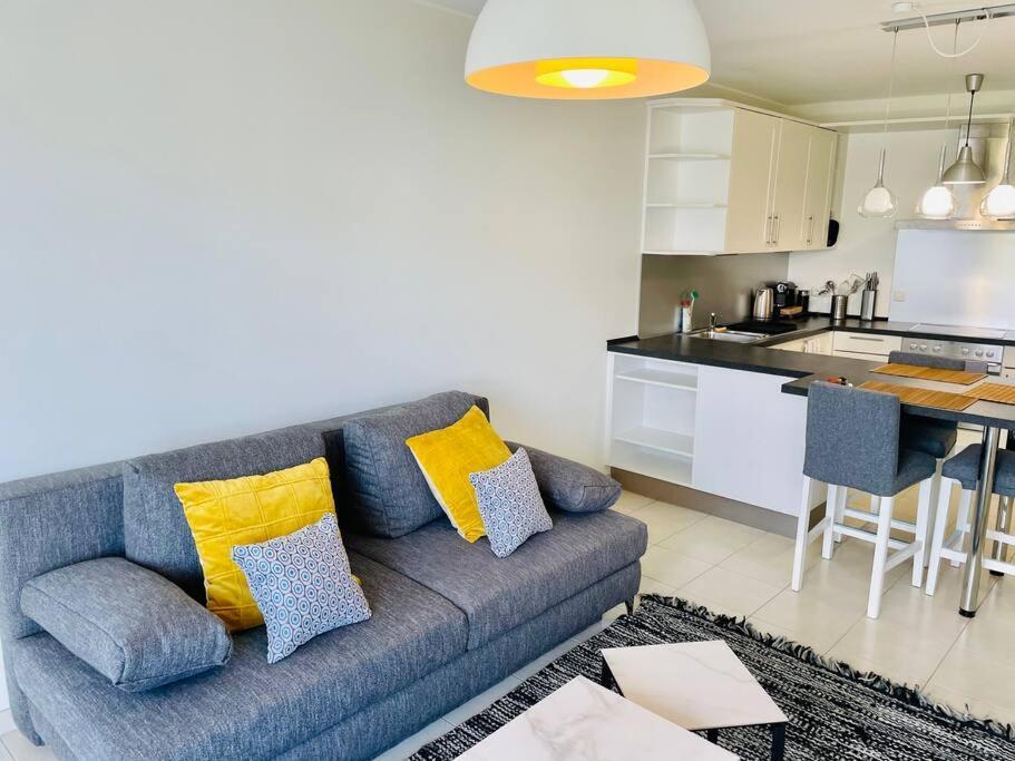 One Bedroom Flat In Center W. Terrace&parking-limp56 Apartment